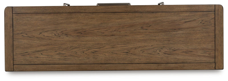 Cabalynn Dining Room Server
