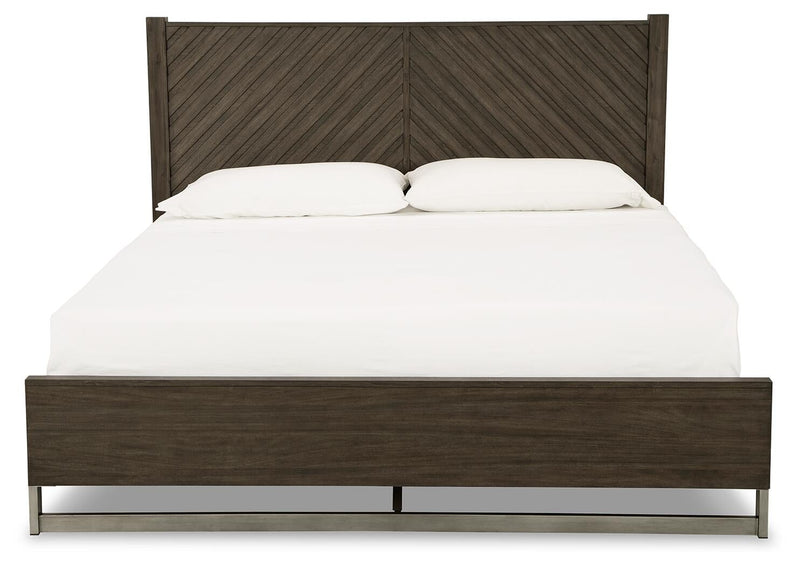 Arkenton King Panel Bed with Mirrored Dresser