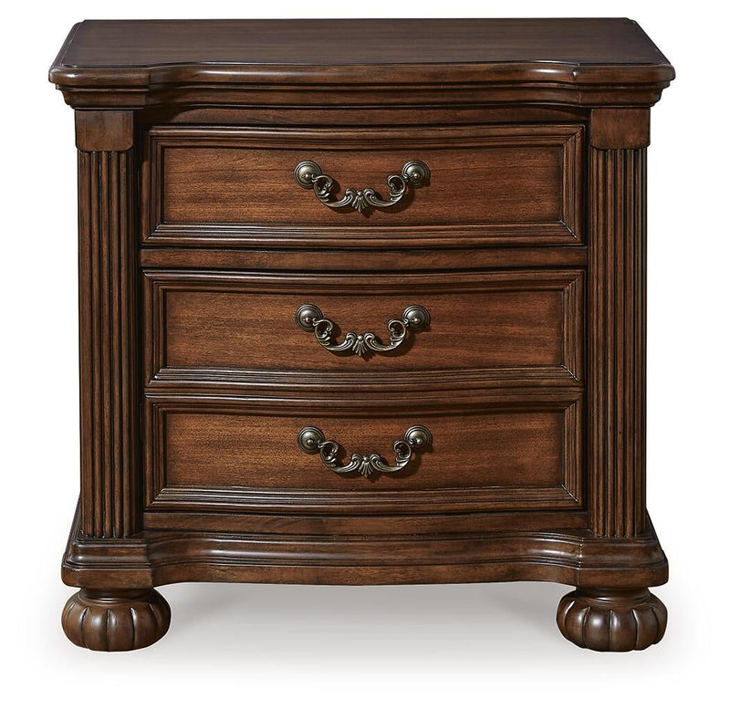 Lavinton California King Poster Bed, Dresser, Mirror, Chest and Nightstand