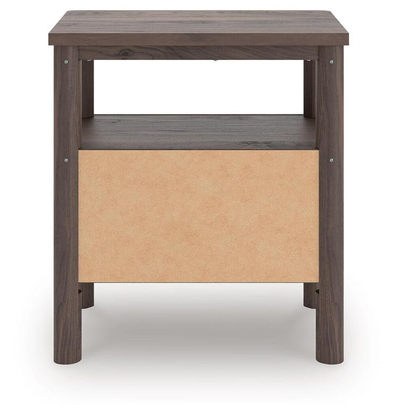 Pamytta Queen Panel Platform Bed, Dresser, Mirror, Chest and Nightstand