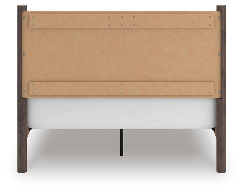 Pamytta Queen Panel Bed, Dresser, Mirror and Nightstand