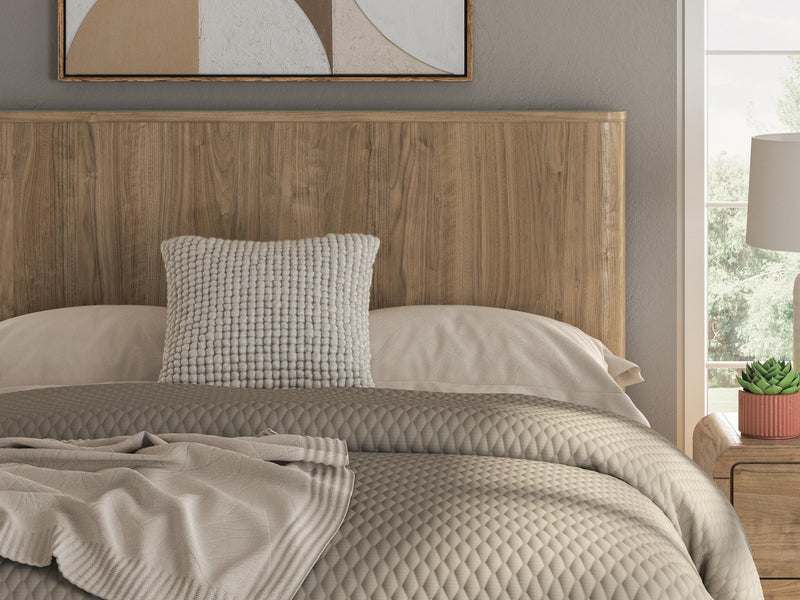 Gramburg Queen Panel Platform Bed