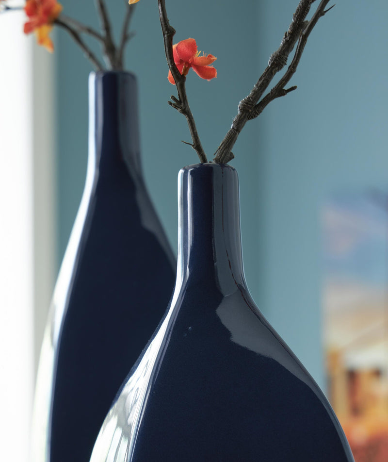 Abtinson I/O Vase